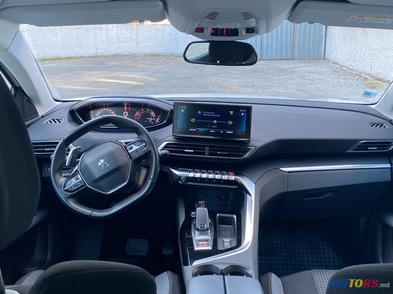 2020' Peugeot 3008 photo #2