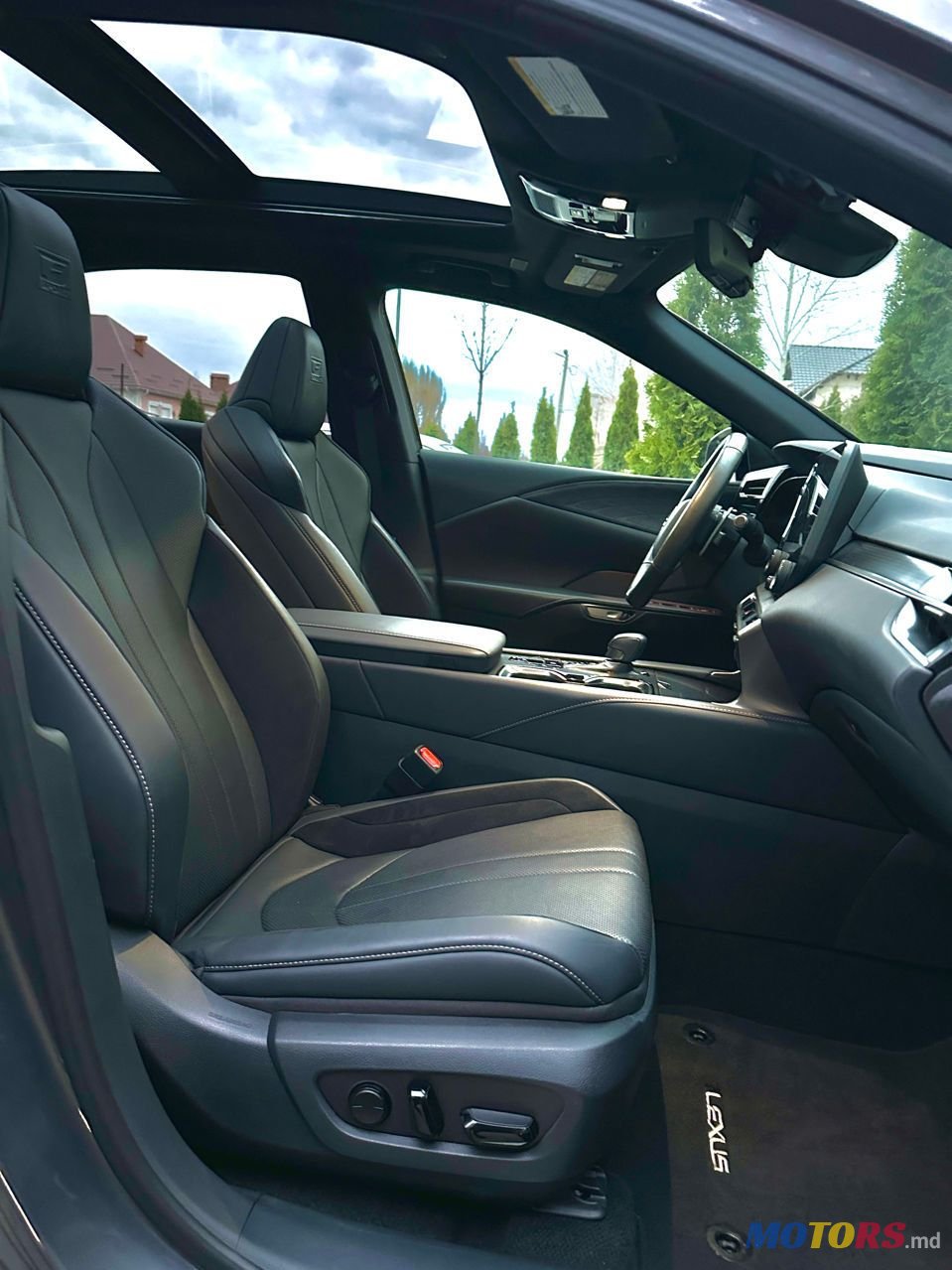 2023' Lexus Rx Series photo #1