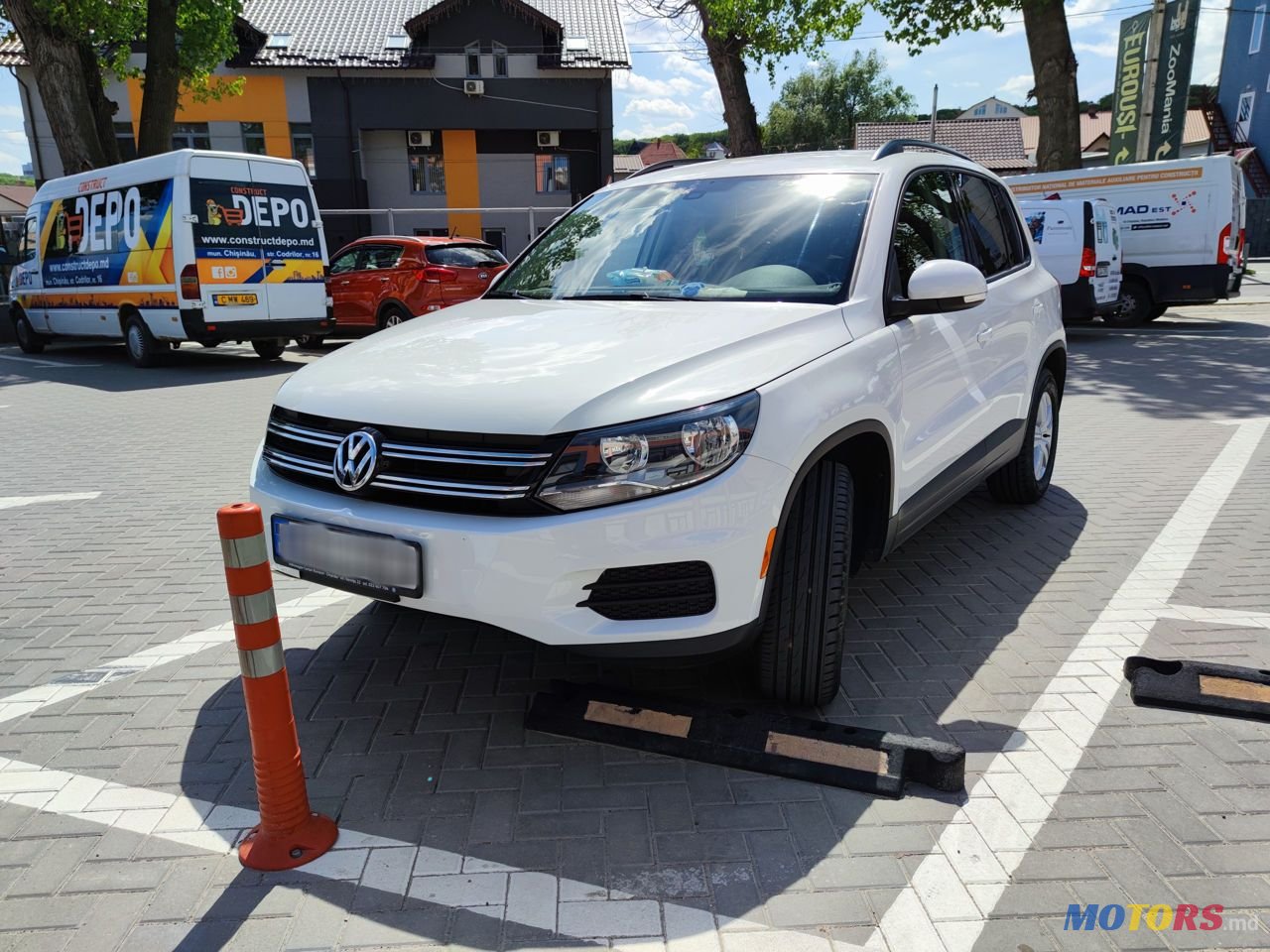 2016' Volkswagen Tiguan photo #2
