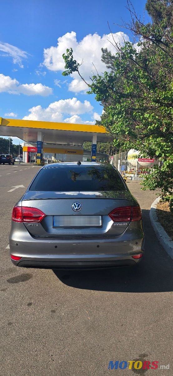 2013' Volkswagen Jetta photo #2