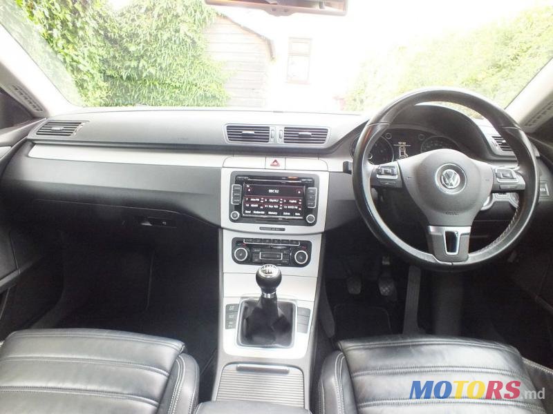 2008' Volkswagen Passat CC photo #2