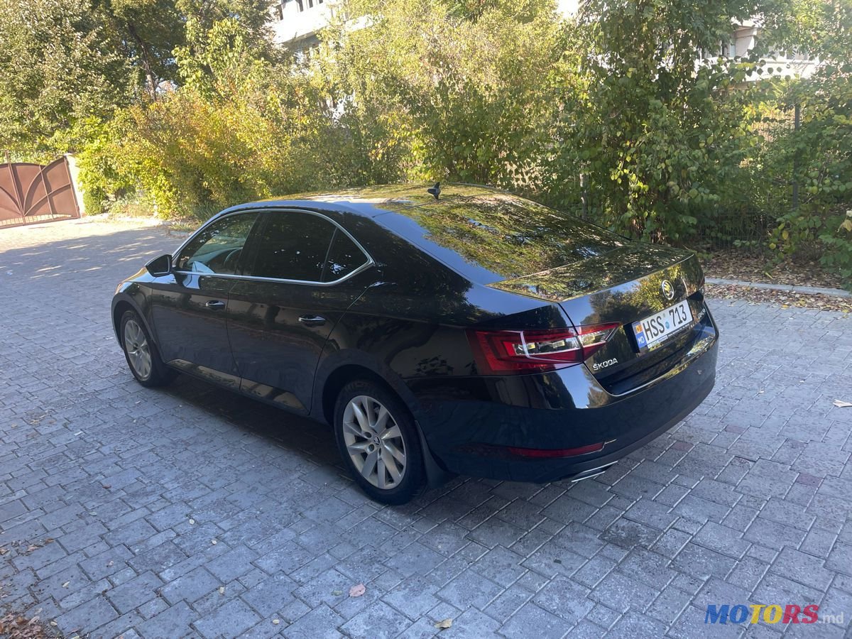 2016' Skoda Superb photo #2