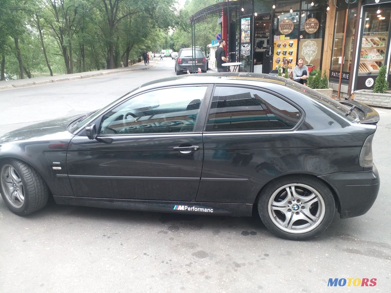 2005' BMW 3 Series photo #1