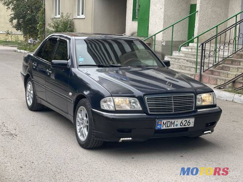 2000' Mercedes-Benz C photo #2