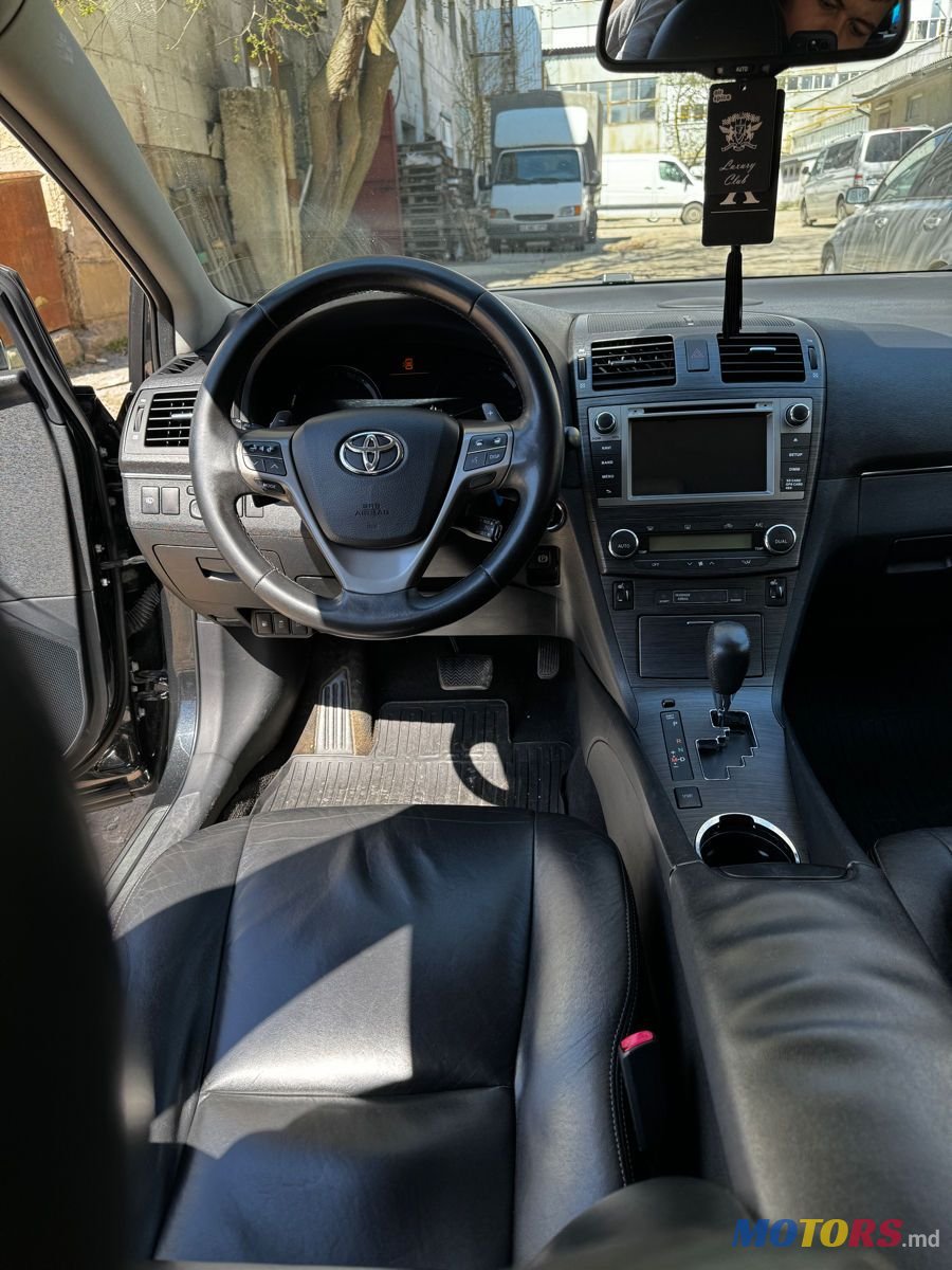 2011' Toyota Avensis photo #6