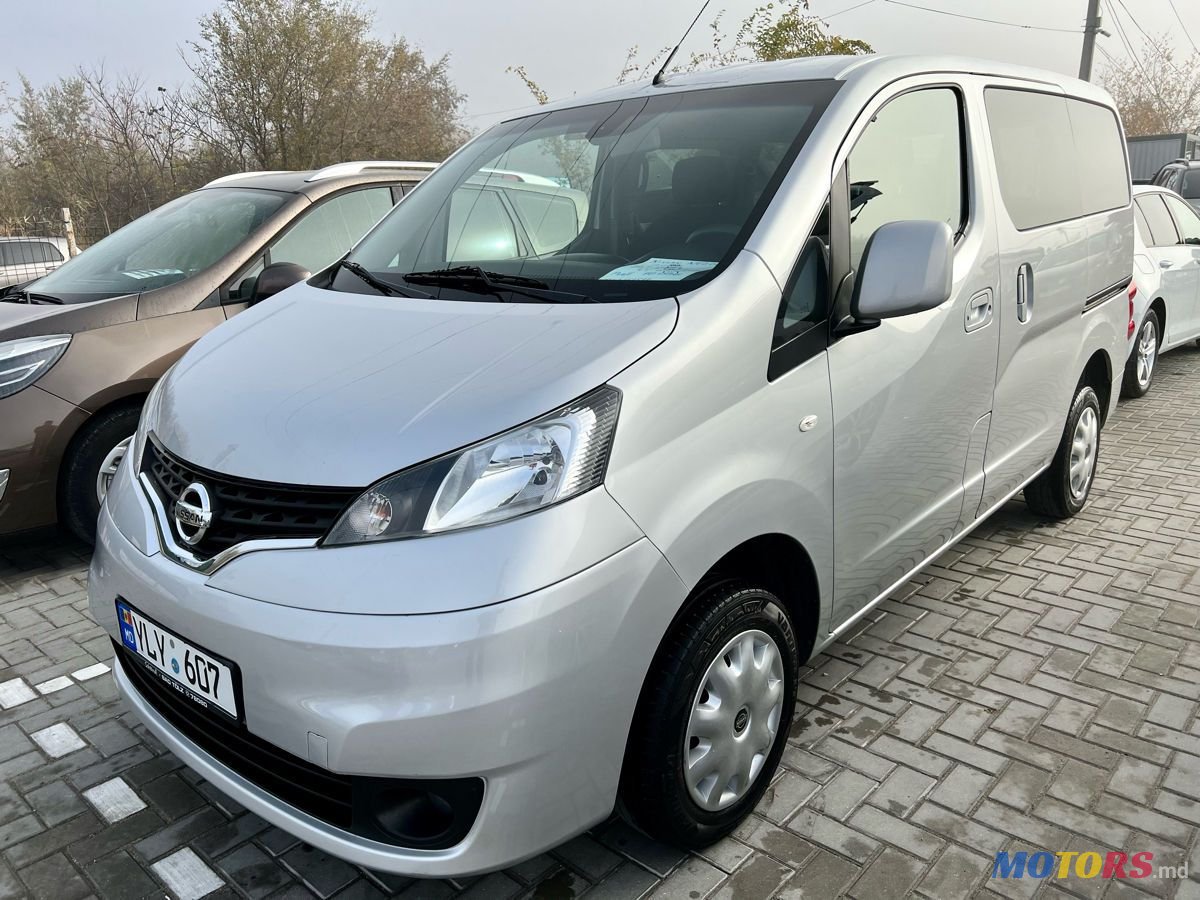 2012' Nissan Nv200 photo #3