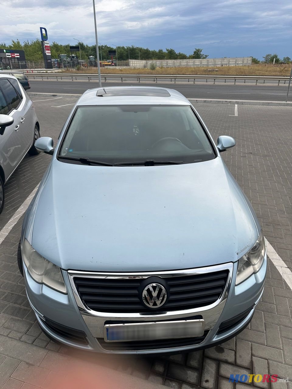 2006' Volkswagen Passat photo #2