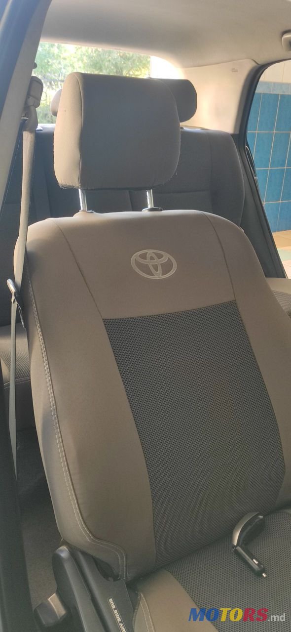 2004' Toyota Corolla photo #5