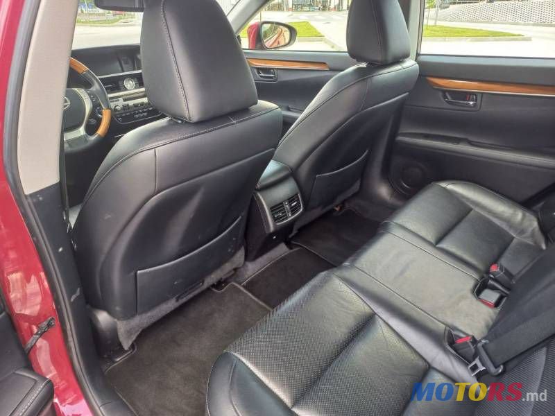 2013' Lexus ES photo #4