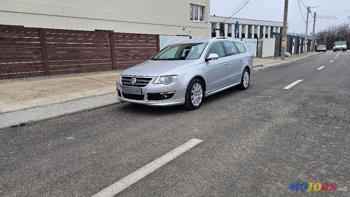 2010' Volkswagen Passat photo #1