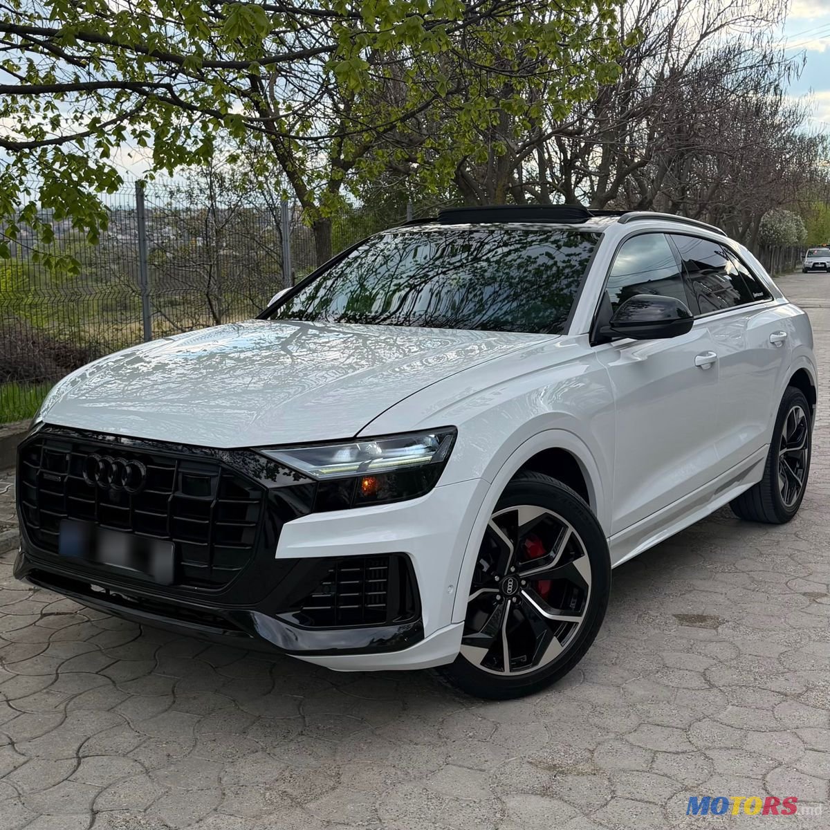 2020' Audi Q8 photo #1