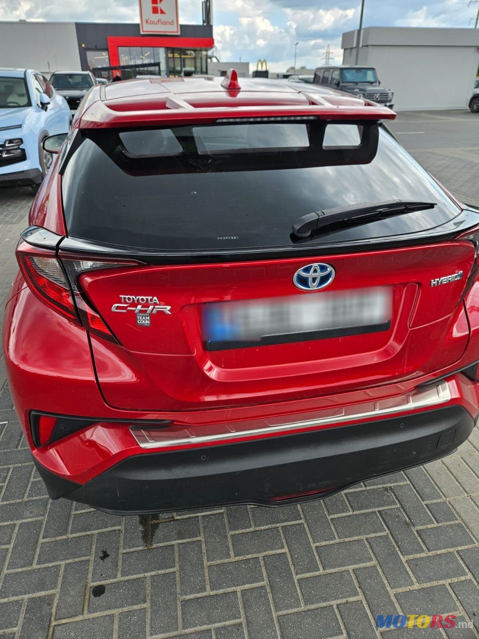 2020' Toyota C-HR photo #2
