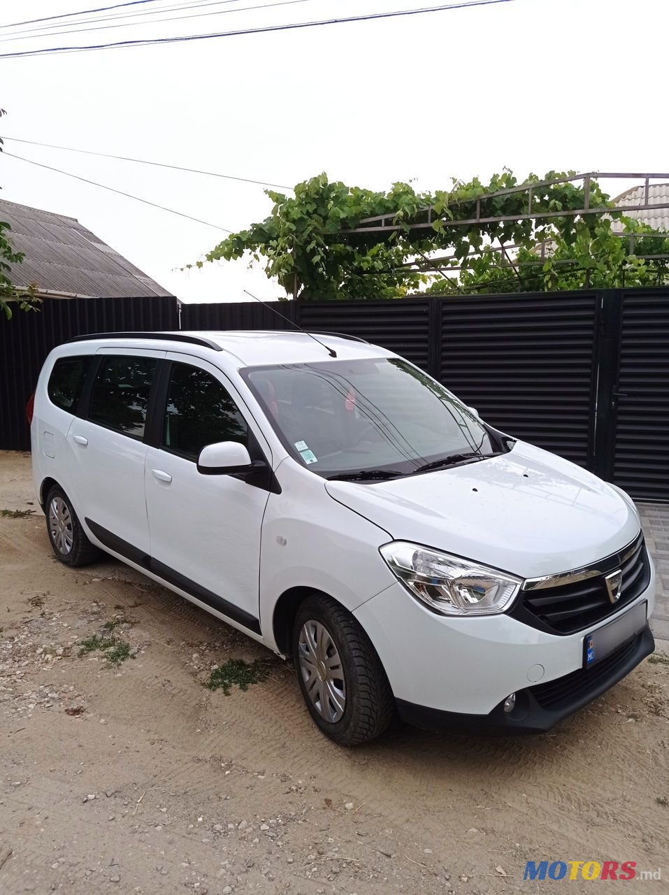 2012' Dacia Lodgy photo #3