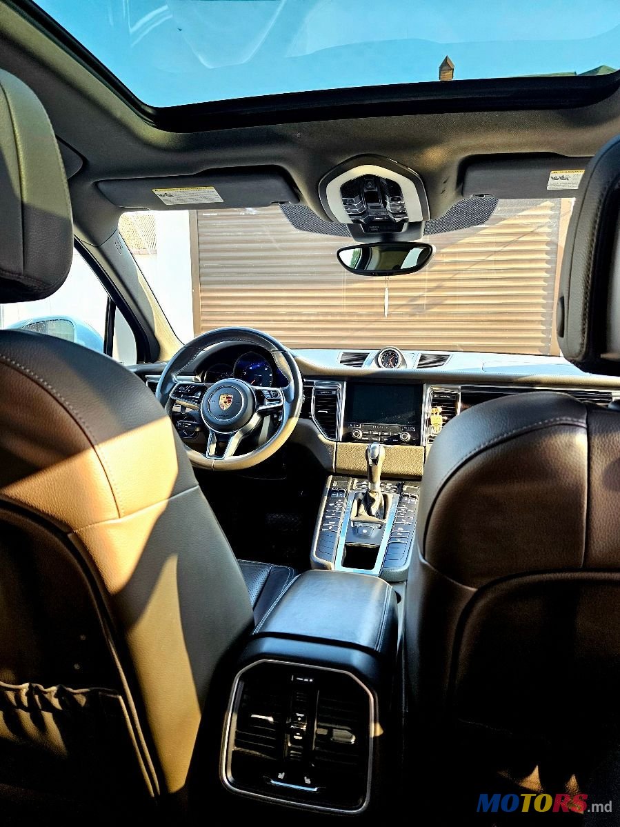 2016' Porsche Macan photo #3
