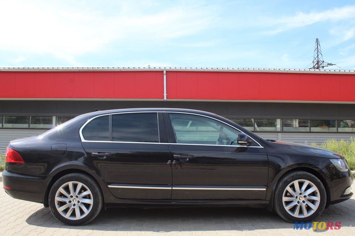 2013' Skoda Superb photo #5