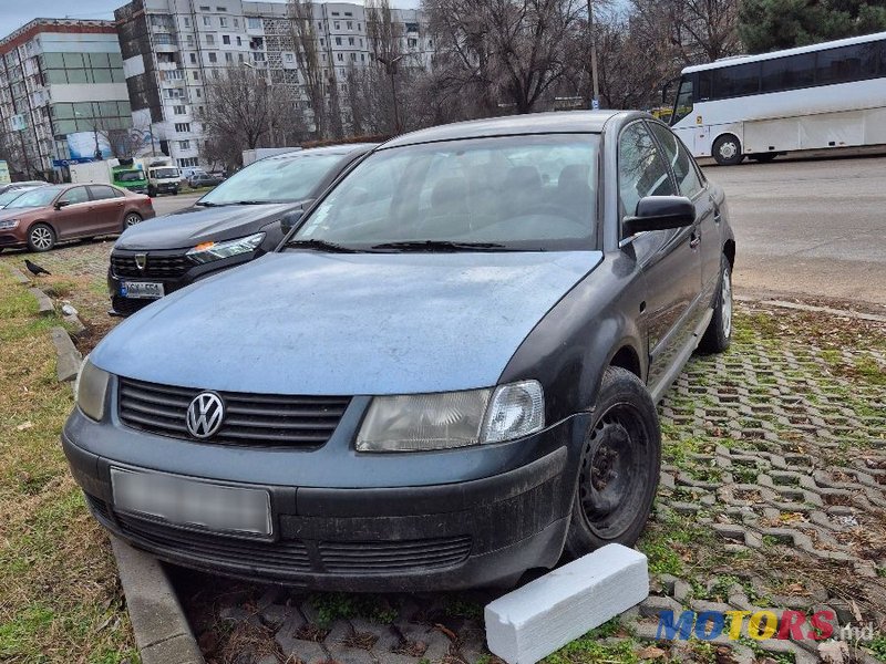 2000' Volkswagen Passat photo #2