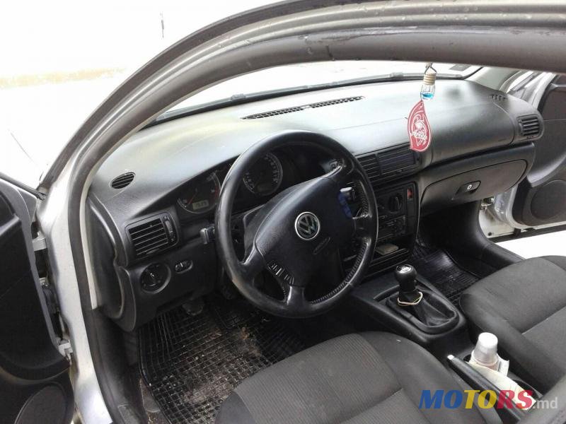 2003' Volkswagen Passat photo #5