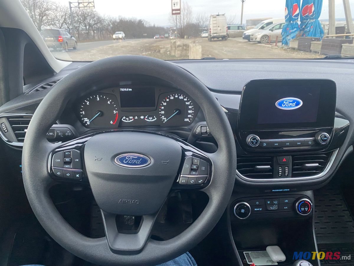 2017' Ford Fiesta photo #3