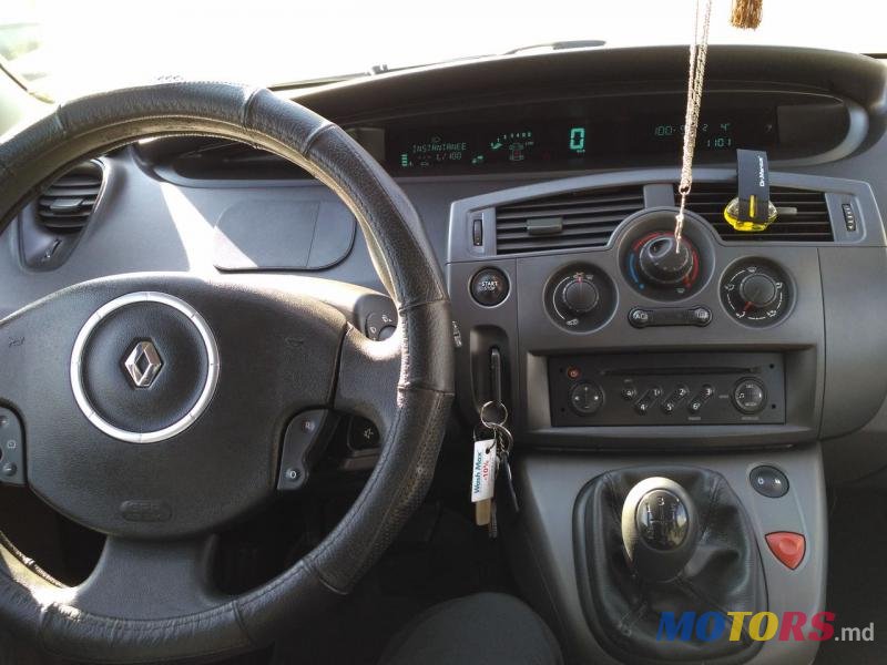 2006' Renault Scenic photo #2