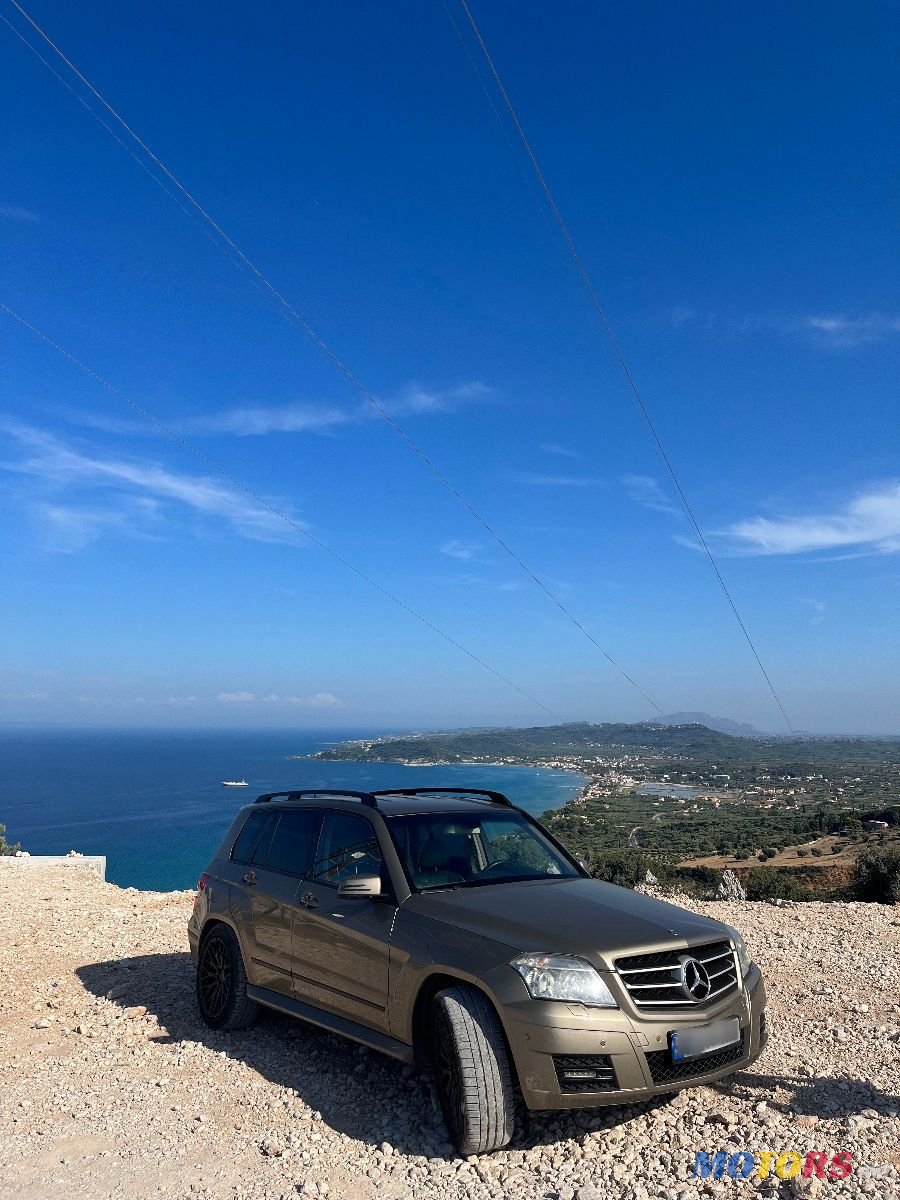 2010' Mercedes-Benz GLK-Class photo #2