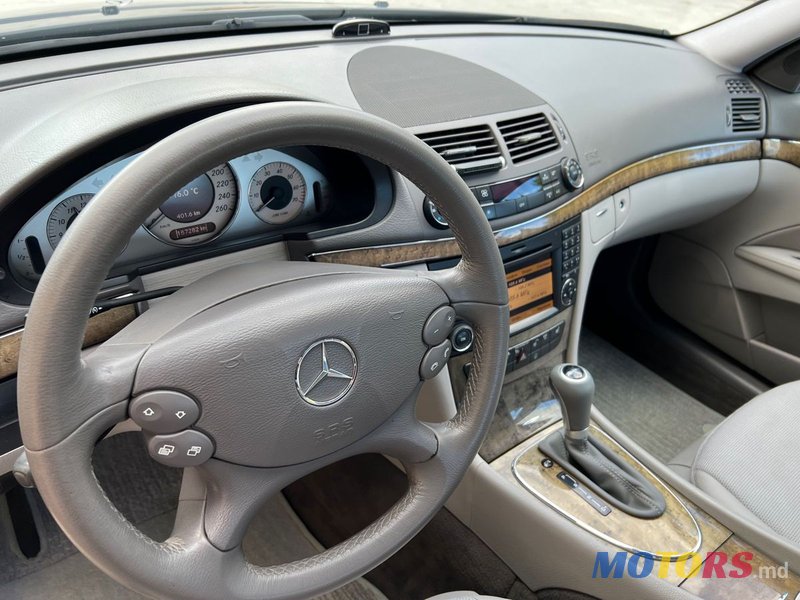 2008' Mercedes-Benz E Класс photo #5