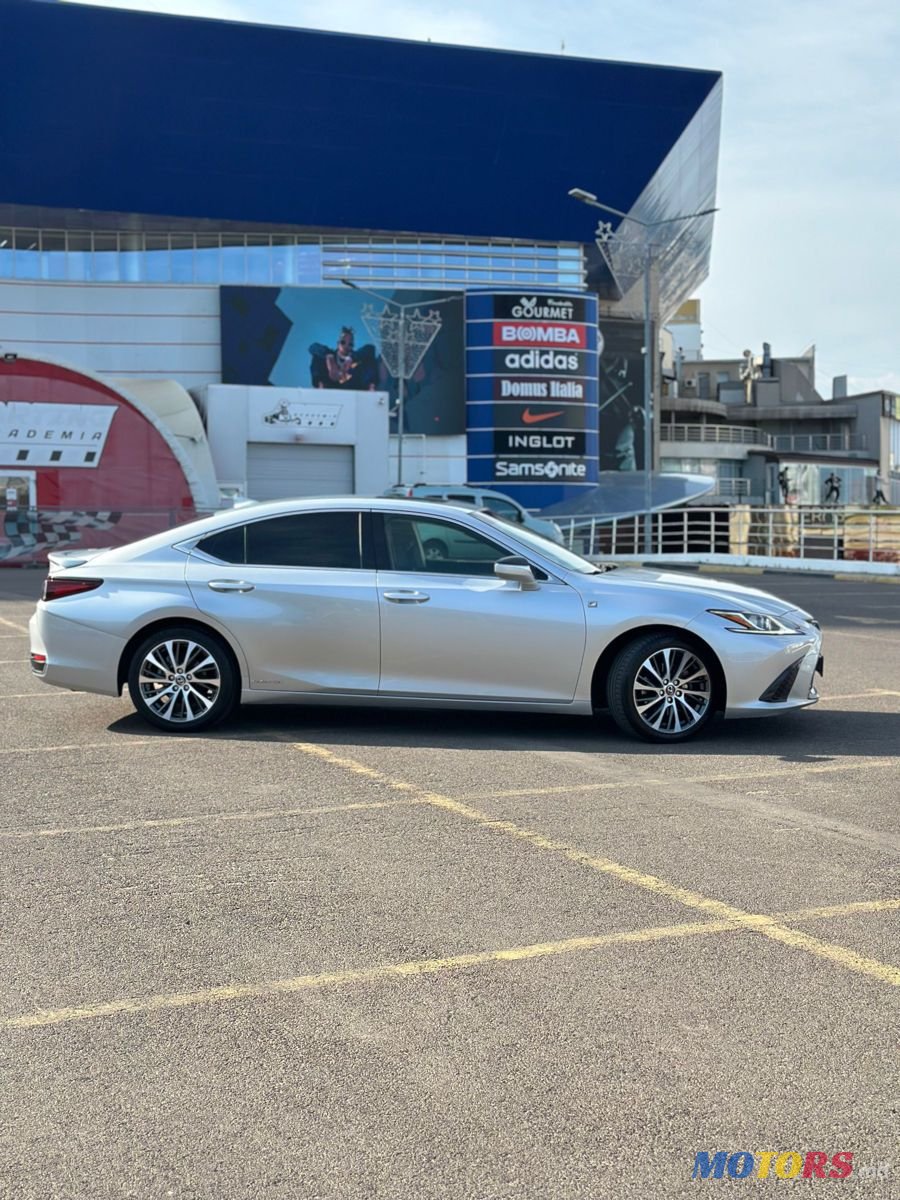 2018' Lexus Es Series photo #5