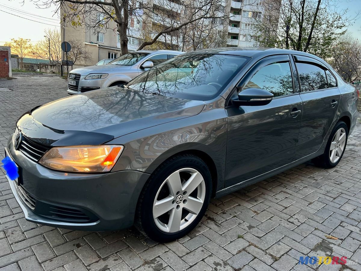 2012' Volkswagen Jetta photo #2
