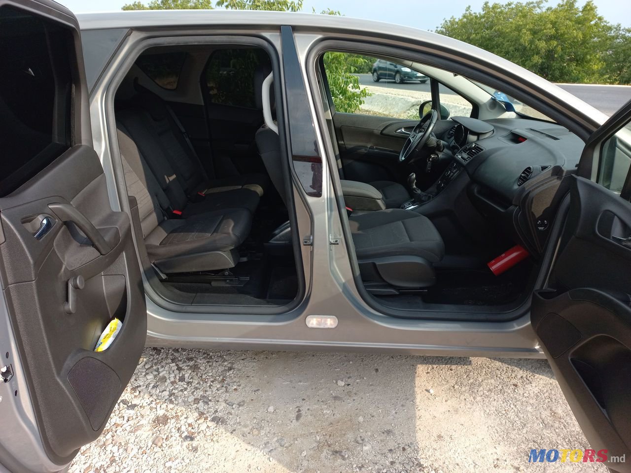 2011' Opel Meriva photo #6