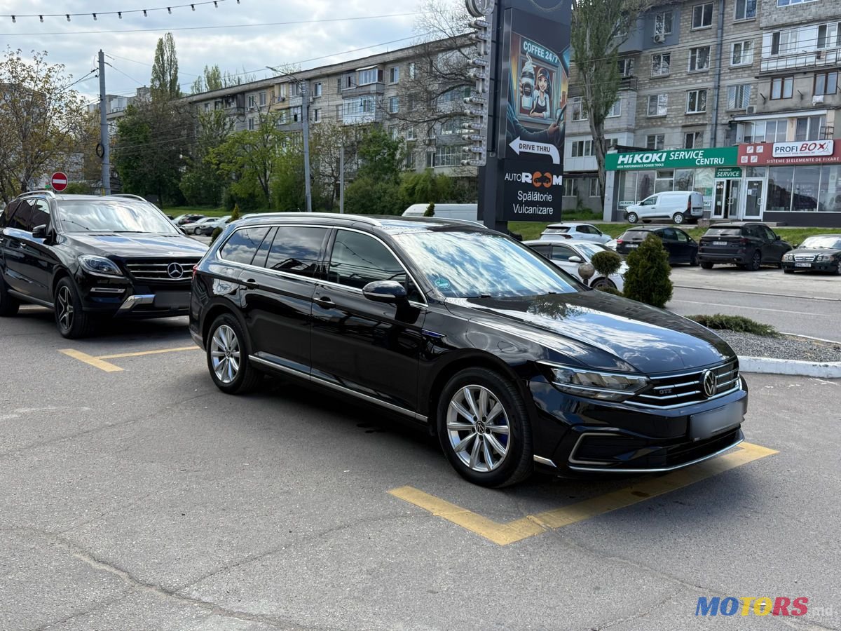 2021' Volkswagen Passat photo #1