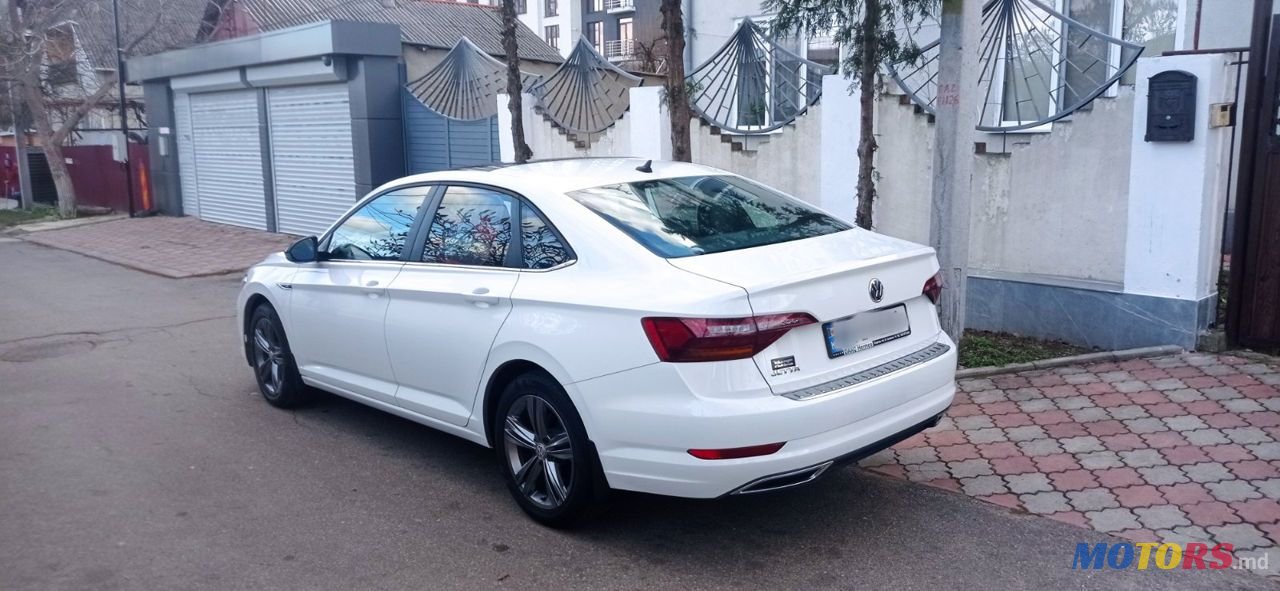 2018' Volkswagen Jetta photo #4