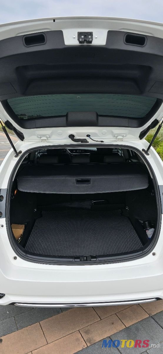 2015' Toyota Auris photo #6