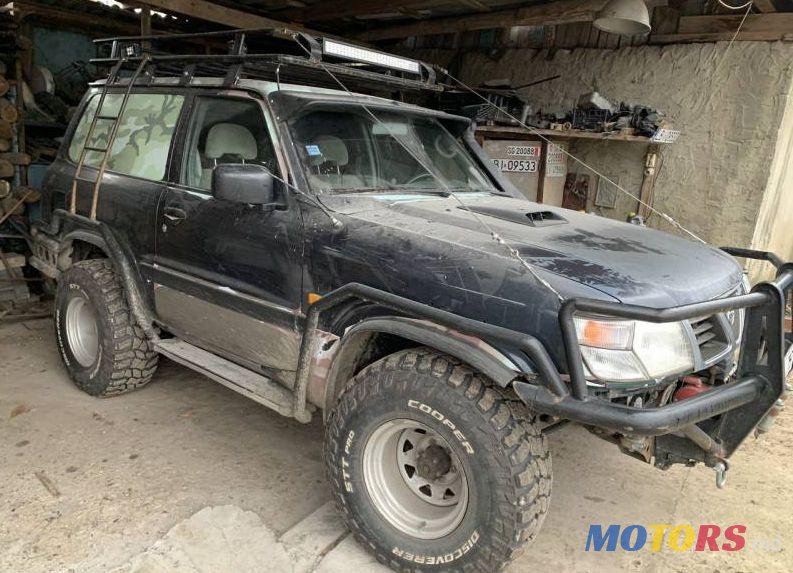 2001' Nissan Patrol photo #1