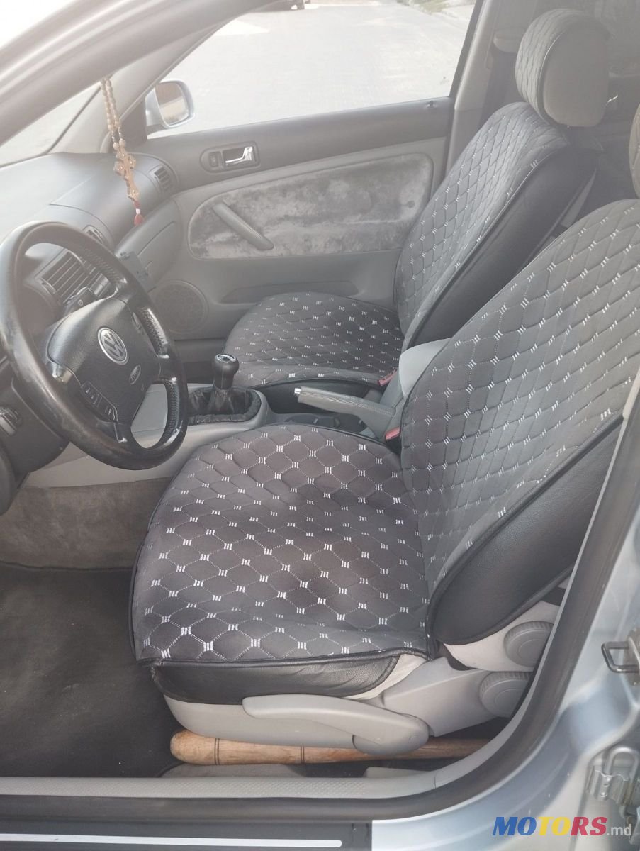 2004' Volkswagen Passat photo #5