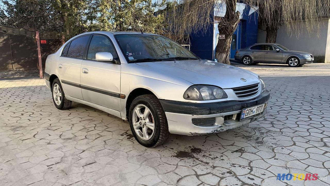 2000' Toyota Avensis photo #1