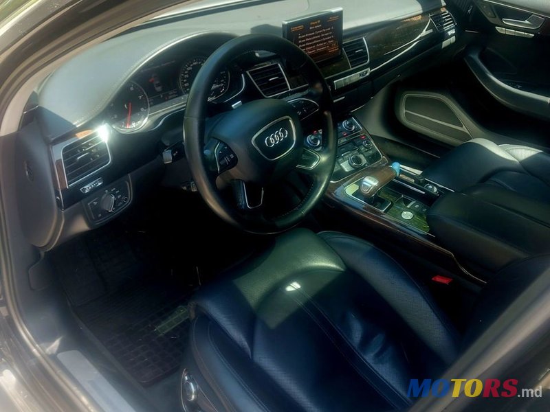 2011' Audi A8 photo #5