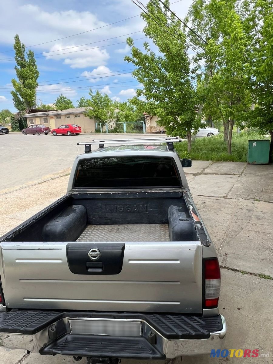 2002' Nissan Navara photo #4
