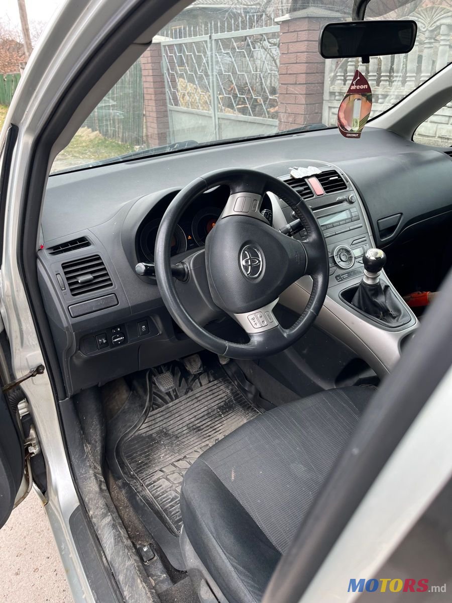 2007' Toyota Auris photo #6
