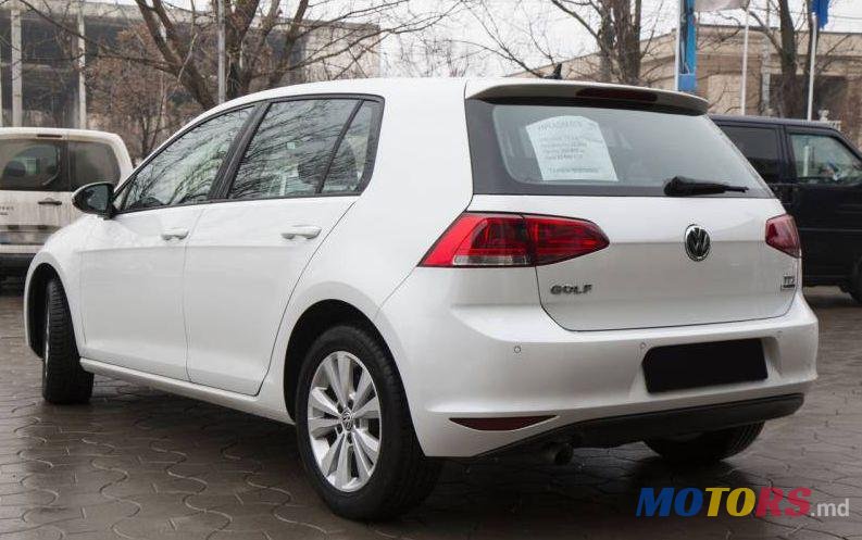 2015' Volkswagen Golf photo #2