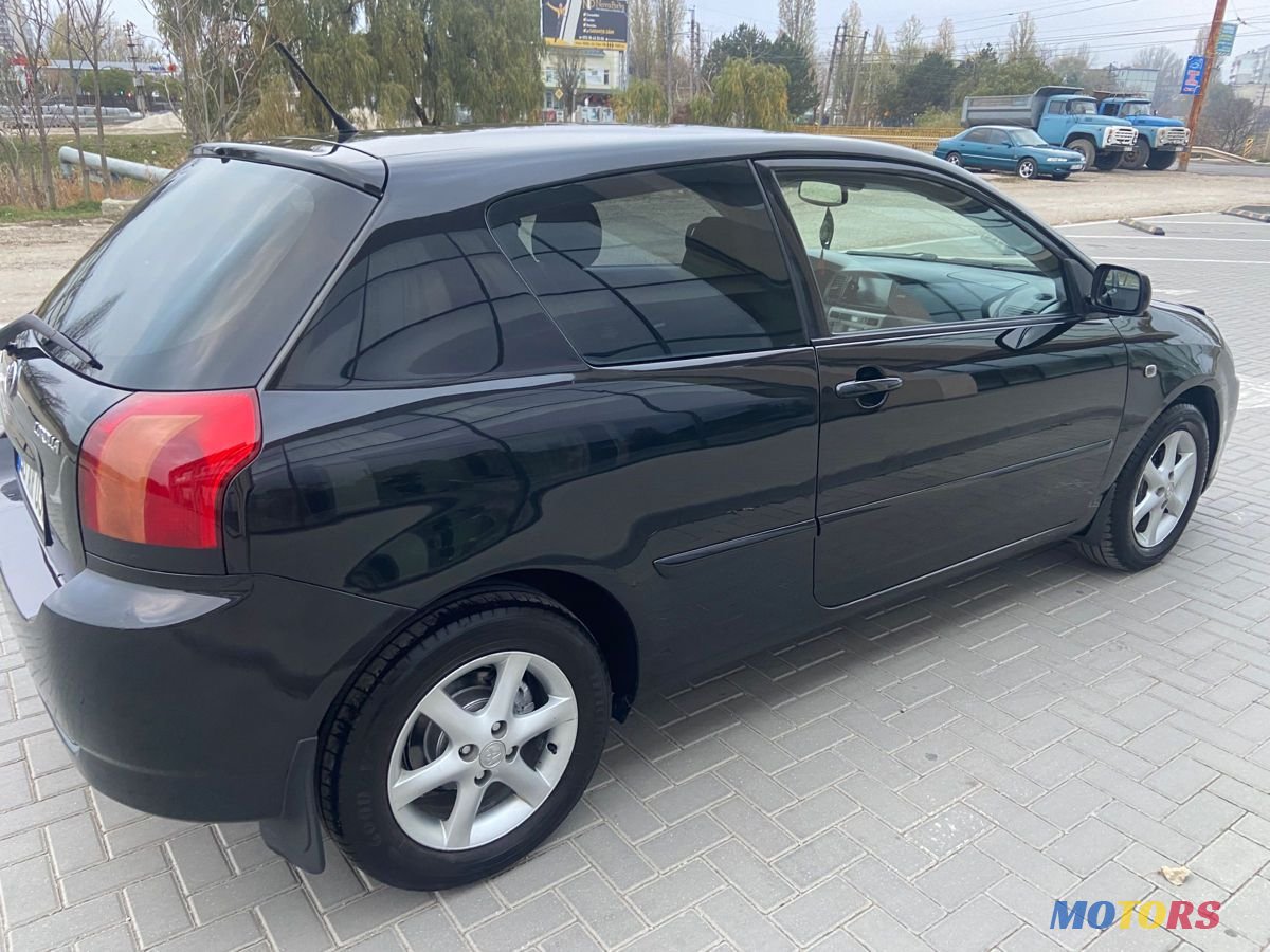 2004' Toyota Corolla photo #2