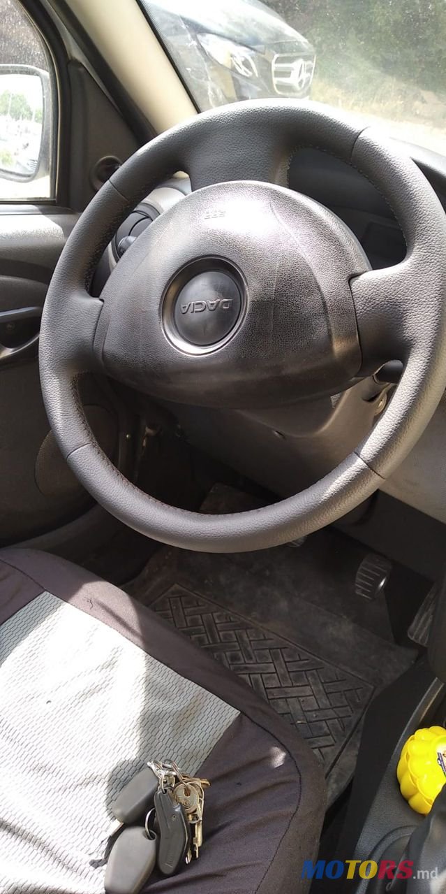 2010' Dacia Sandero photo #5