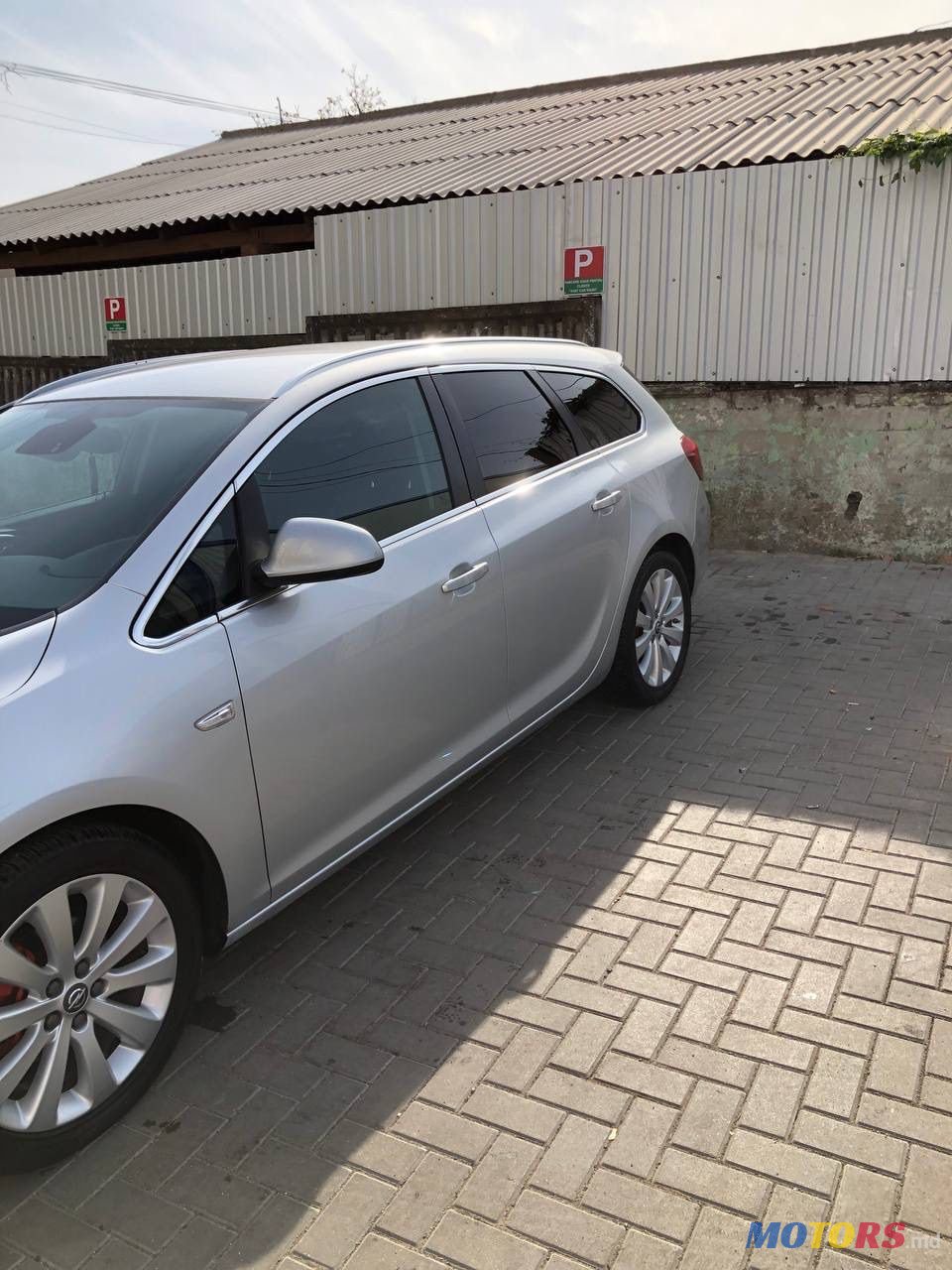 2010' Opel Astra photo #3