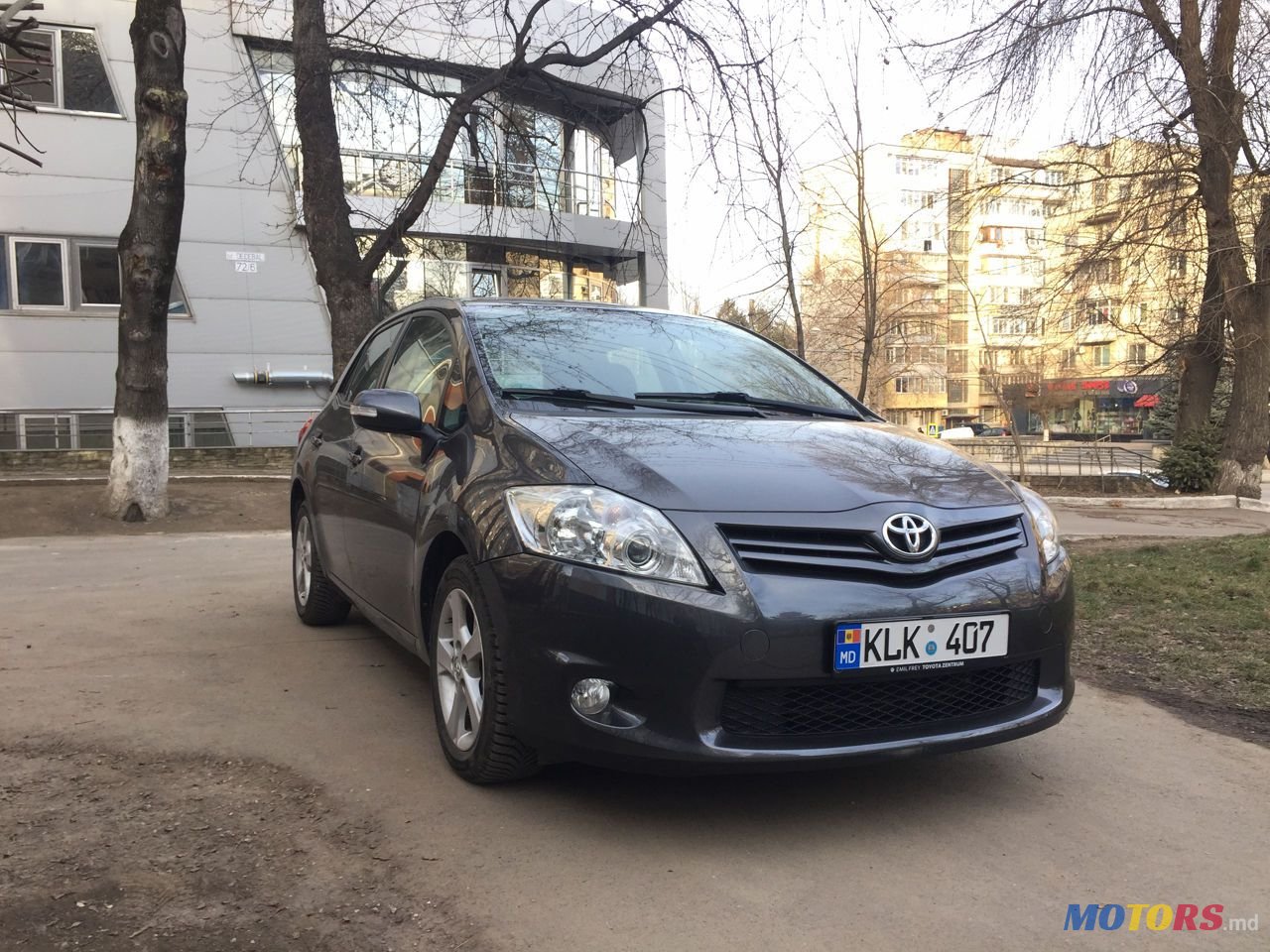 2012' Toyota Auris photo #1