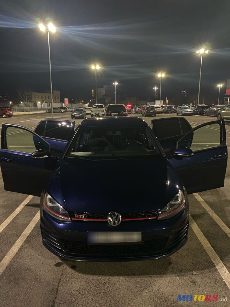 2017' Volkswagen Golf photo #5