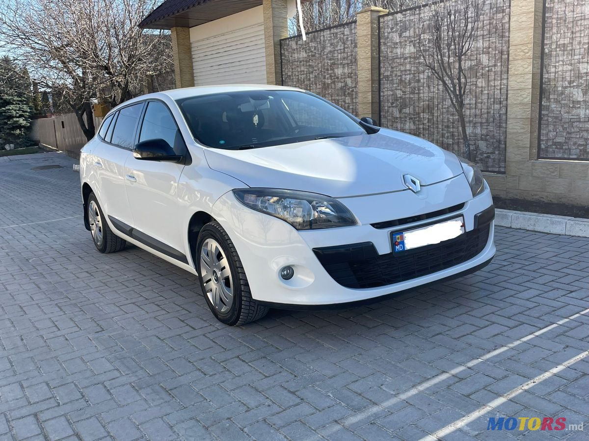 2011' Renault Megane photo #5