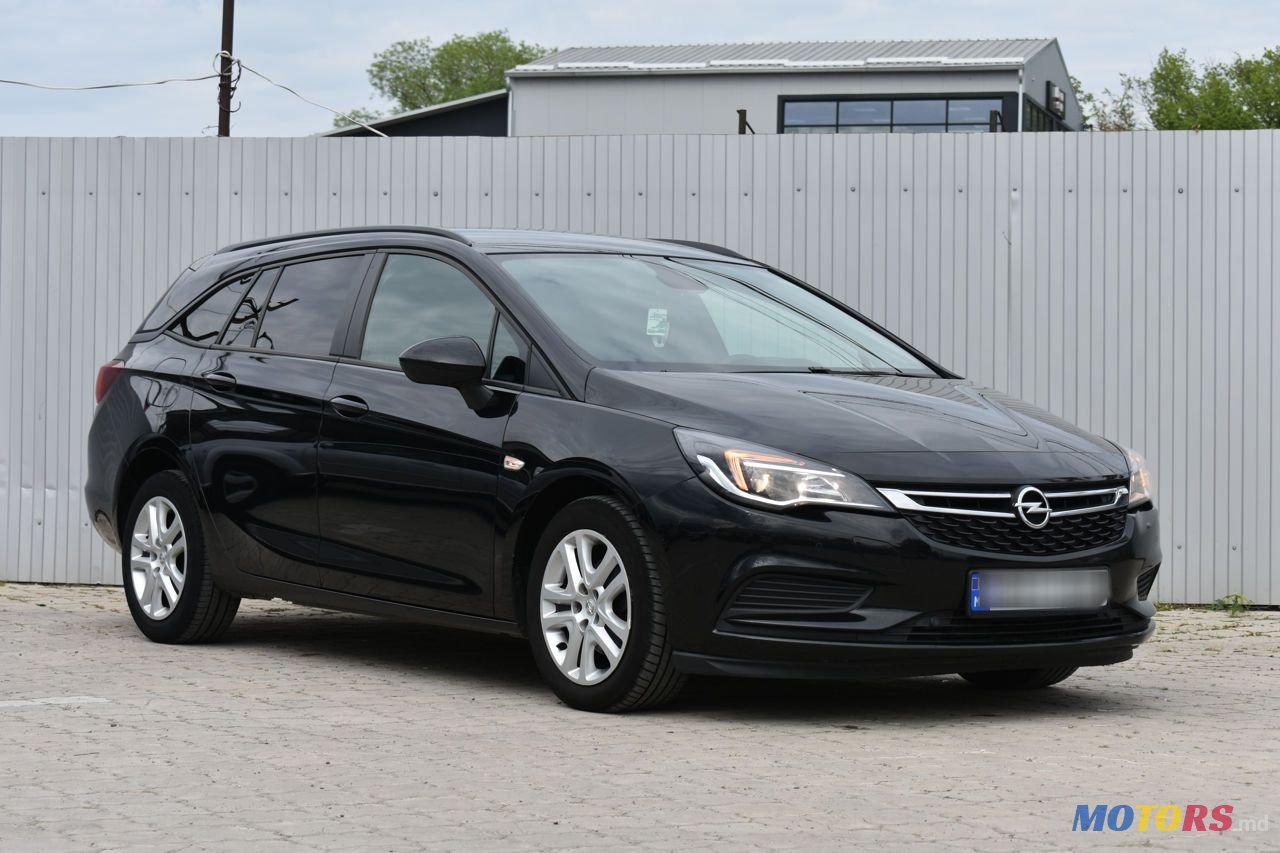 2019' Opel Astra photo #2