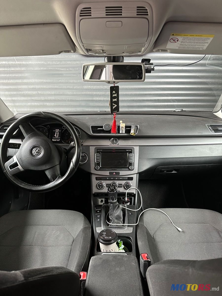 2012' Volkswagen Passat photo #5