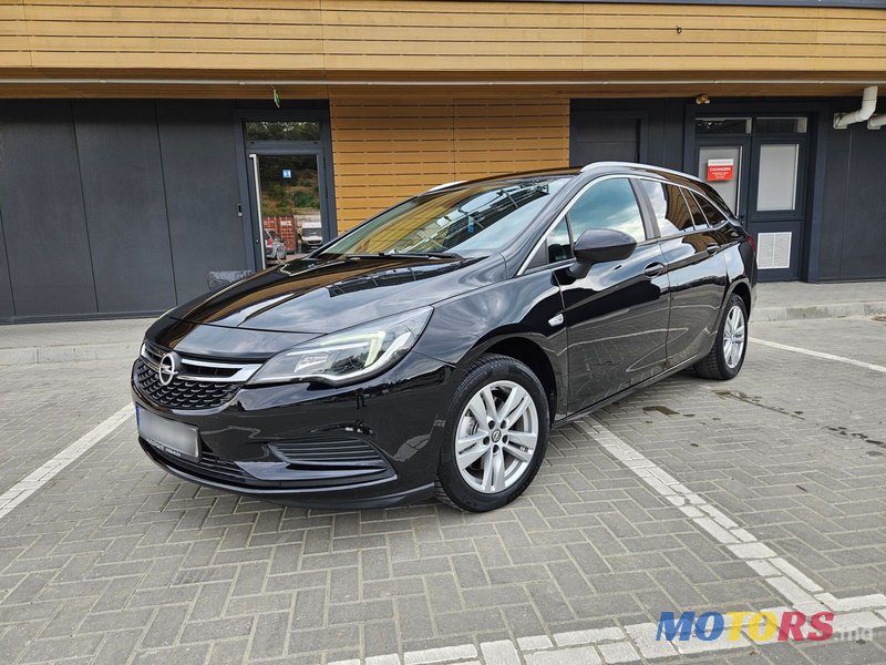 2018' Opel Astra photo #1