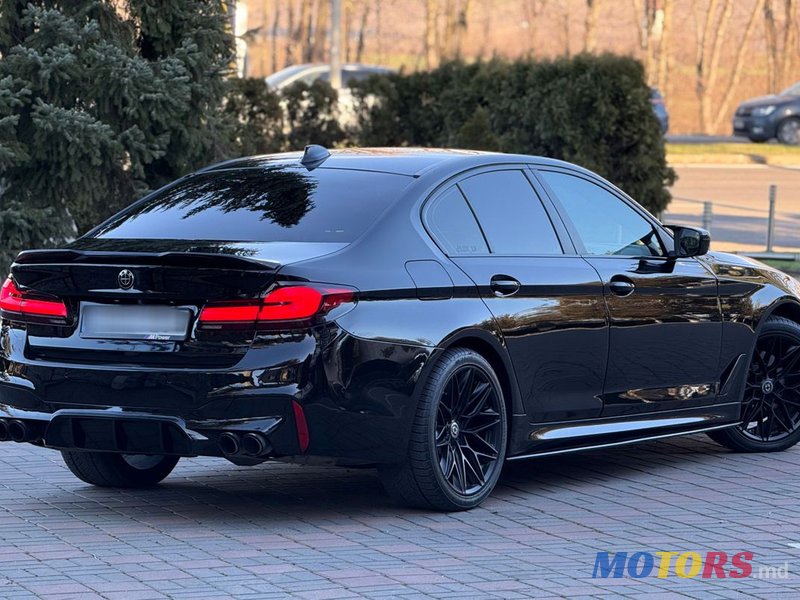 2021' BMW 5 Series photo #3