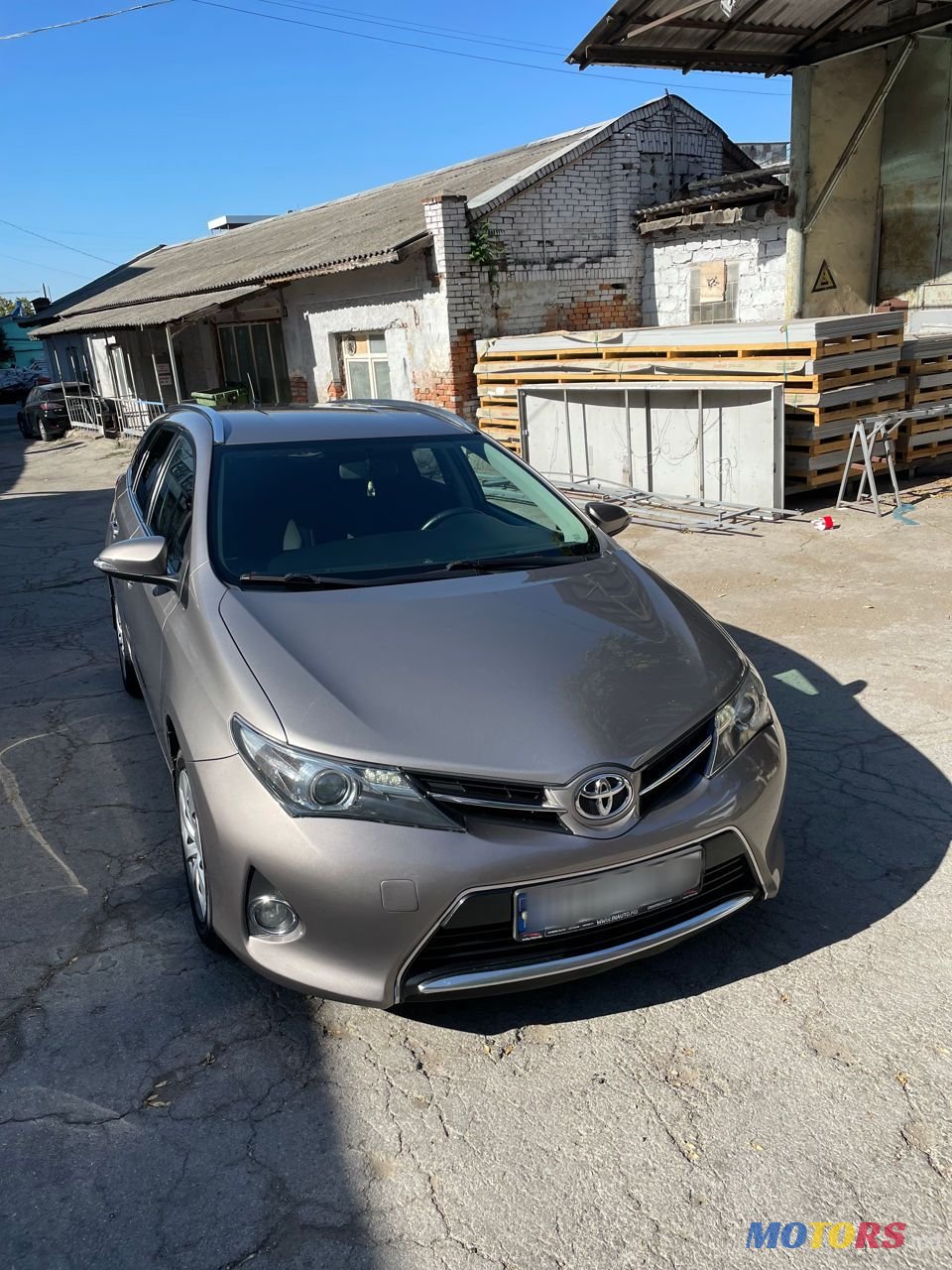 2014' Toyota Auris photo #4