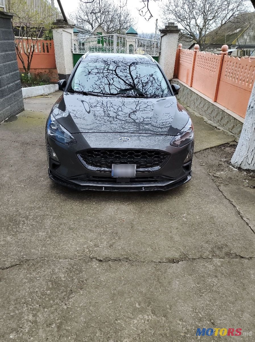 2020' Ford Focus photo #2